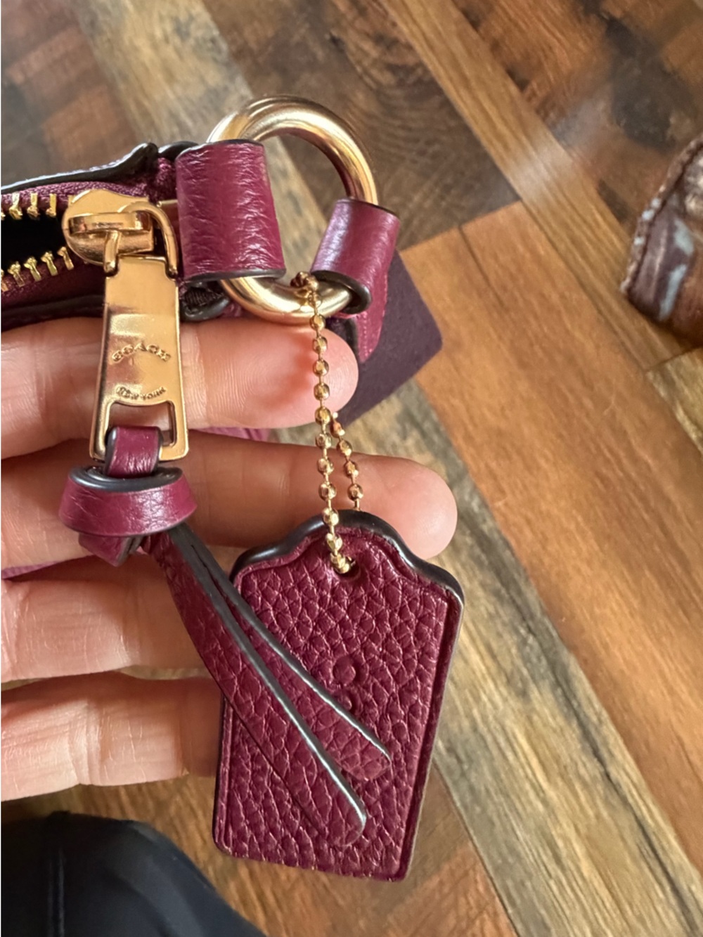 Coach Pebbled Leather Crossbody Bag in Burgundy with Adjustable Strap - Picture 4 of 10
